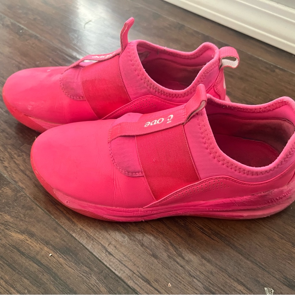 Clove Classic Healthcare Nursing Shoes Hot Pink Sneakers Comfort